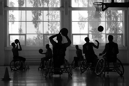 29 сентября 2019 г. Баскетбольная команда на колясках «Шанс» (Тюменская область) на тренировке в спорткомплексе Тюменской области. Подготовка к Всероссийскому турниру по баскетболу на колясках, 2019.